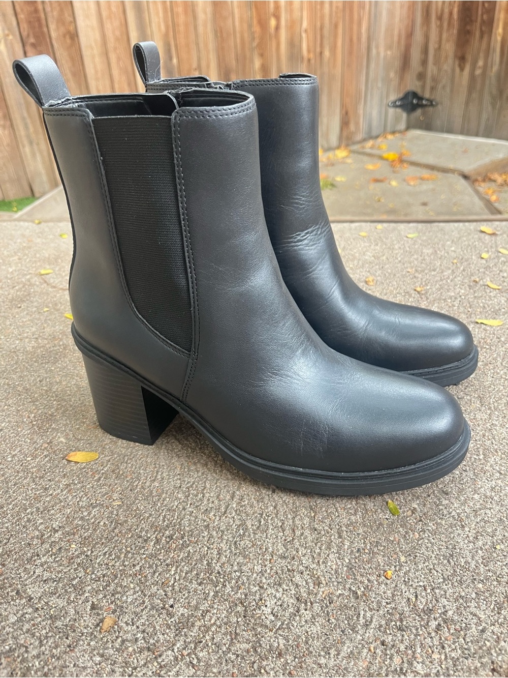 Vionic Truckee Heeled booties 9